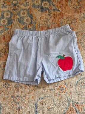 Little English apple shorts